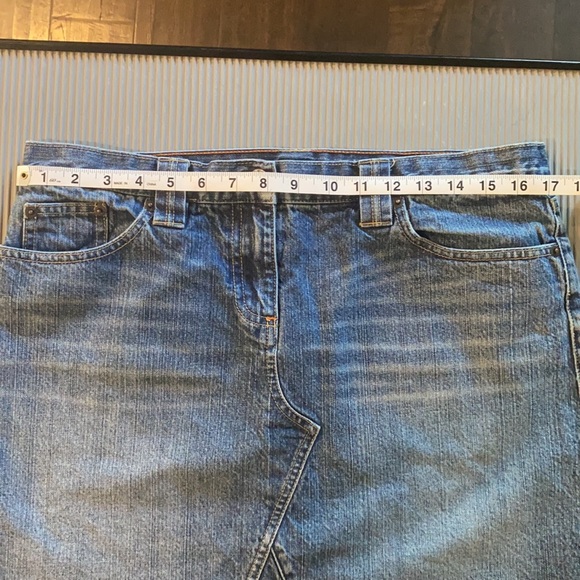 J Crew Denim Mini Skirt w/ Raw Hem Frayed Edges Size 33 - Picture 6 of 8